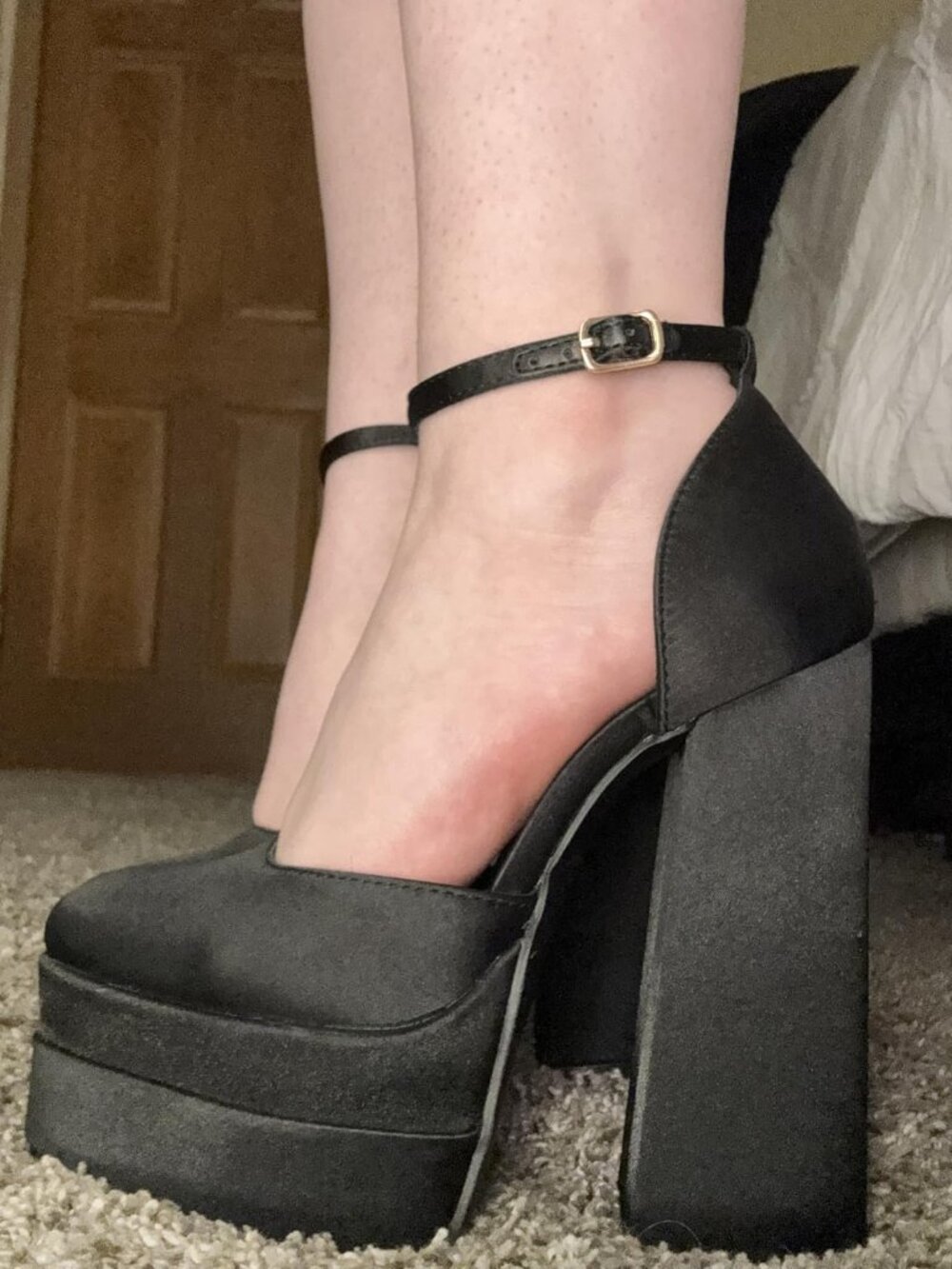 DREAM PAIRS Women's Black Satin Closed Toe Heel Ankle Strap High Platform Shoes